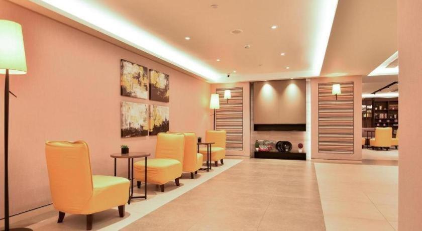 Home Inns Plus Shanghai Xujiahui Branch Xangai Exterior foto
