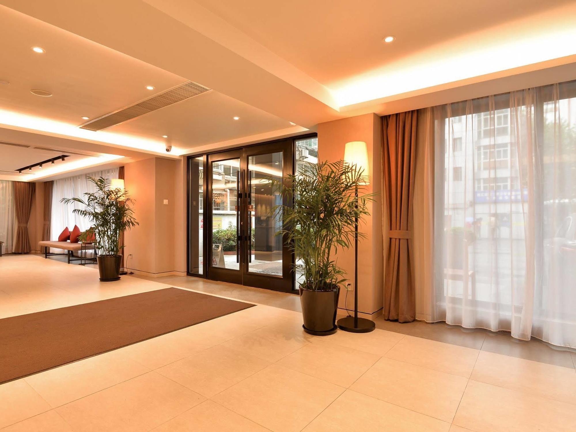 Home Inns Plus Shanghai Xujiahui Branch Xangai Exterior foto