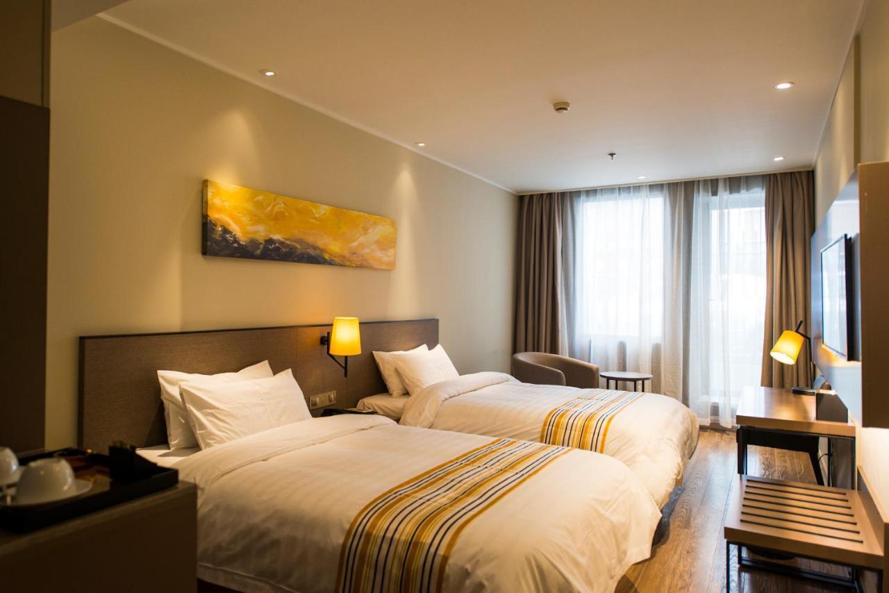 Home Inns Plus Shanghai Xujiahui Branch Xangai Exterior foto