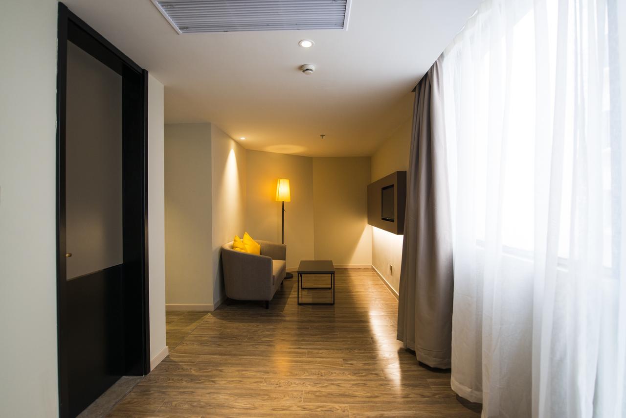 Home Inns Plus Shanghai Xujiahui Branch Xangai Exterior foto