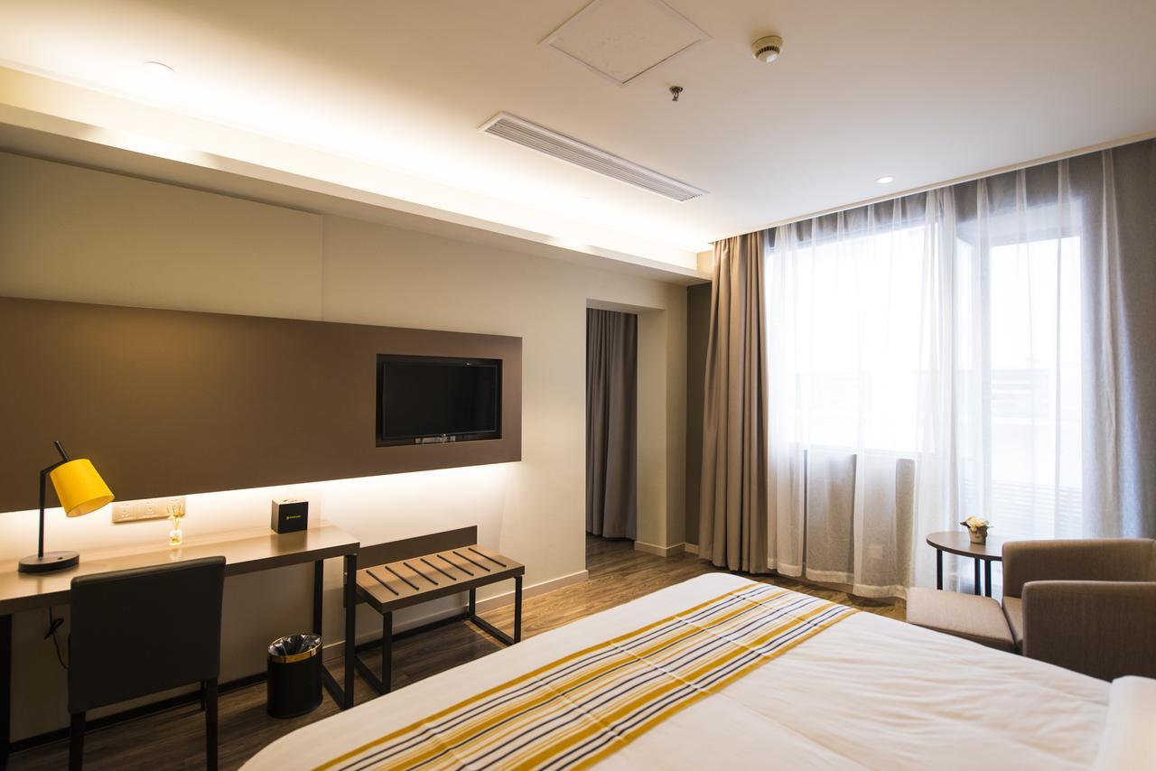Home Inns Plus Shanghai Xujiahui Branch Xangai Exterior foto